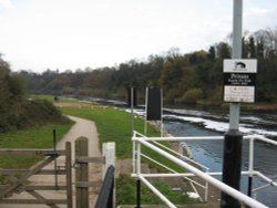 Gunthorpe Lock and Weir, Nottinghamshire