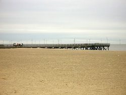 Great Yarmouth's central beach and jetty Wallpaper
