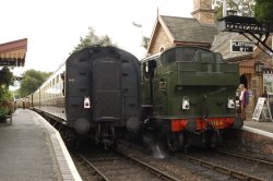 Hampton Loade Station Wallpaper