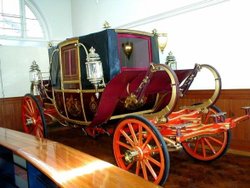 Beautiful Coach, Royal Mews, Buckingham Palace, London Wallpaper