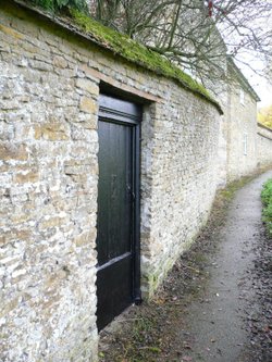 Nice wall and gate detail, South Luffenham