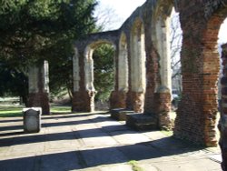 Basingstoke, Ruins of the Chapel of the Holy Ghost Wallpaper