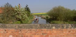 Chesterfield Canal Wallpaper