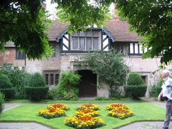 Baddesley Clinton Manor, interior garden Wallpaper