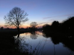 Night on the Avon & Kennet, Newbury, Berkshire Wallpaper