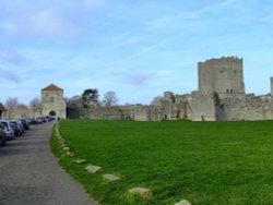 The castle grounds, Portchester Castle, Hampshire Wallpaper