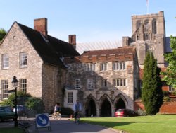 Cathedral Close Wallpaper