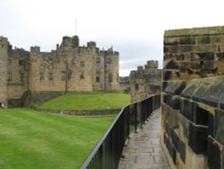 Alnwick Castle, Alnwick, Northumberland. Wallpaper