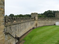 Alnwick Castle, Alnwick, Northumberland. Wallpaper