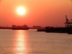 Sunset on the Thames at Gravesend Wallpaper