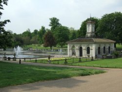 Kensington Gardens, The Italian Gardens Wallpaper