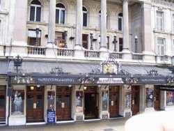 Her Majesty's Theatre, London Wallpaper