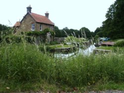 2008. Walsham lock and the keepers cottage on the river Wey. nr. Pyrford