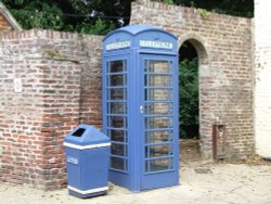 Blue phone box Wallpaper