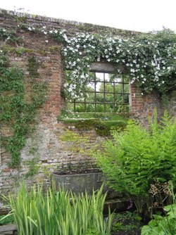 A quiet corner at Sissinghurst castle gardens
