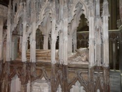 The Tomb of Edward ll Wallpaper