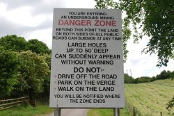 Sign near Holwell Wallpaper