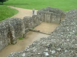 Norman castle ruins Salisbury Wallpaper