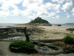 St Michaels Mount - view from Marazion fountain Wallpaper