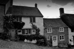 Gold Hill Shaftesbury Wallpaper