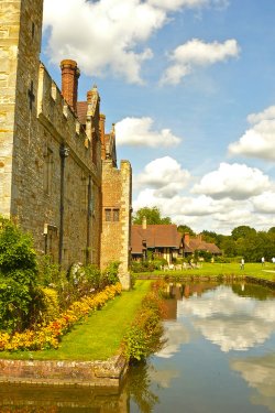 Hever Castle-moat