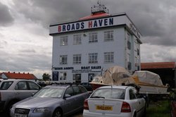 Poiter-Heignham Boatyard & Estate Agents Wallpaper