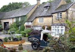 Bourton on the Water Wallpaper