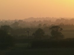Evening sun on farmland near Steeple Claydon, Bucks Wallpaper