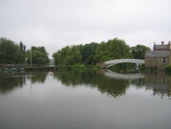 Godmanchester - bridge and river Wallpaper