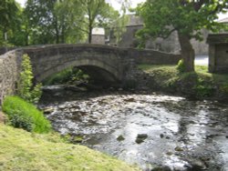 Clapham - stream through village Wallpaper