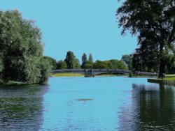 The lake at East Park Wallpaper