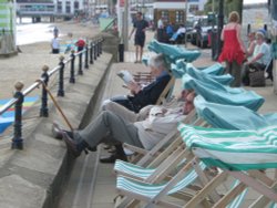 Aussie image of English beach Wallpaper