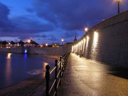 Town wall and fish sands Wallpaper
