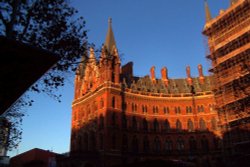 Sun Coming Up on St. Pancras Station Wallpaper