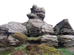 Beautiful rock formation, Peak District Wallpaper