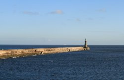 The North Breakwater at Tynemouth. Wallpaper