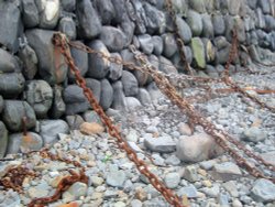 Rusty chains Wallpaper