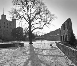 Rochester Castle Gardens in winter Wallpaper
