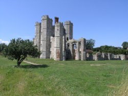 Ruins of the 13th-century Premonstratensian Abbey/Tudor mansion at Titchfield Wallpaper