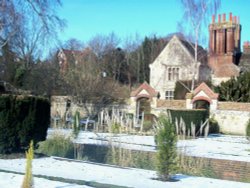 The Grange Manor snowed Wallpaper