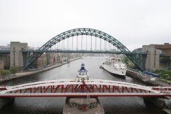 Three of the bridges over the River Tyne Wallpaper