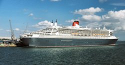 Queen Mary 2 Wallpaper