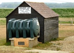 Holiday let! Wallpaper