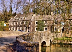 Bibury in Spring.....The Swan Wallpaper