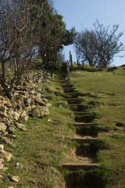 Walk towards Broadway Tower