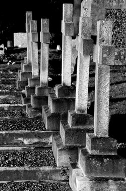 Line of graves - Midgham