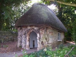 Jenner Hut, Berkeley Castle Wallpaper