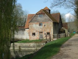 Mapledurham Mill Wallpaper