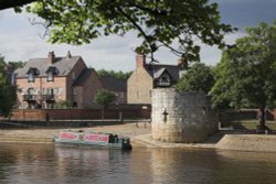 York houseboat Wallpaper