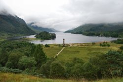 Glenfinnan Monument with Loch Sheil in the background. Wallpaper